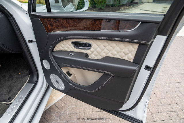 Used 2022 Bentley Bentayga Speed image 96