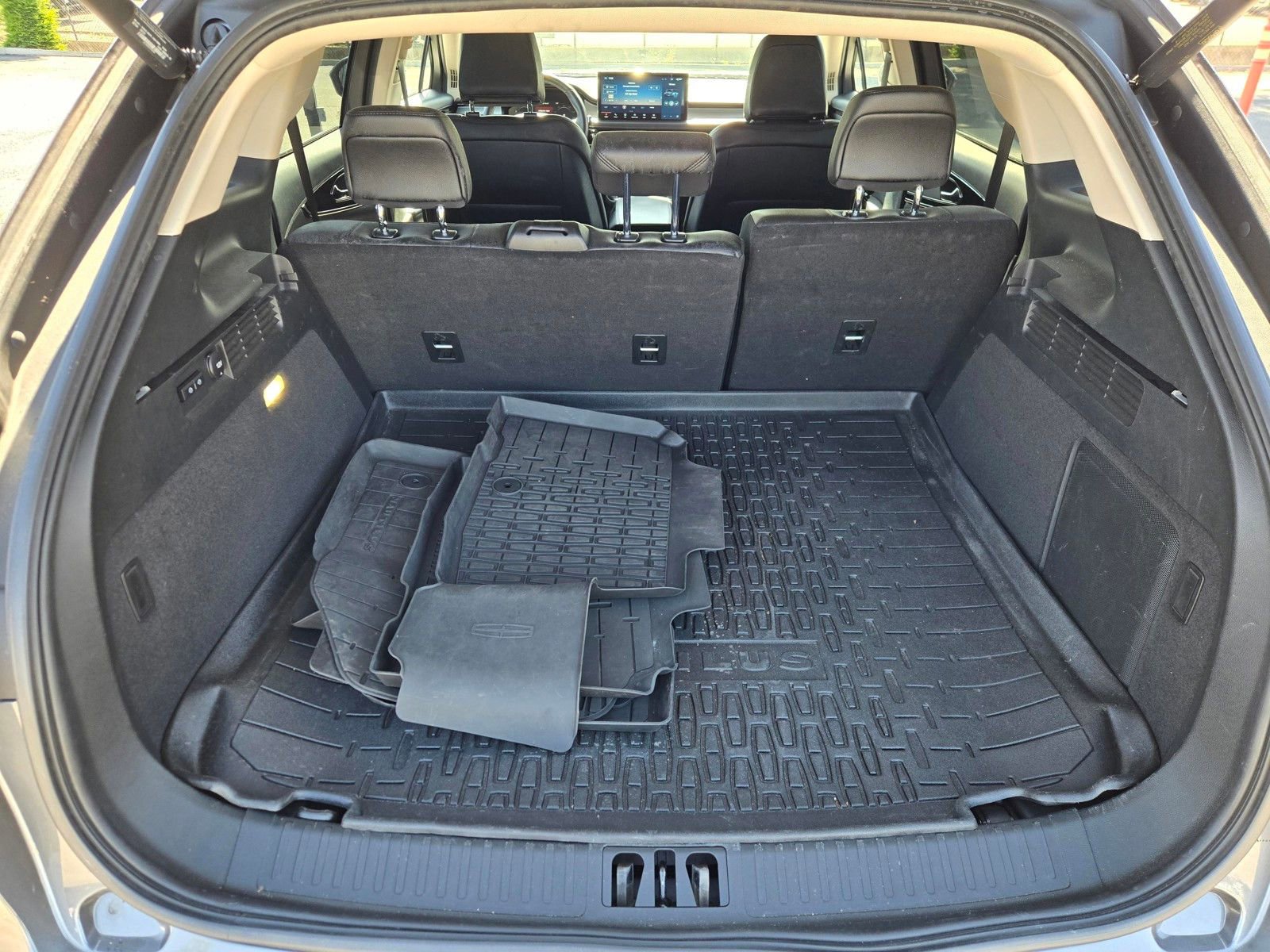 Certified 2022 Lincoln Nautilus FWD w/ Premium Package image 30