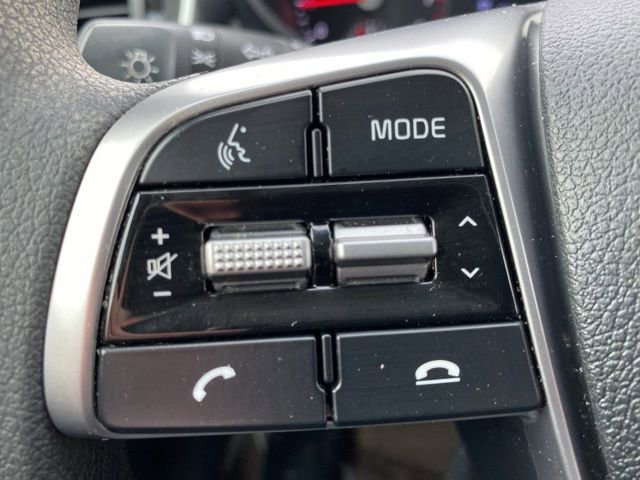 Used 2020 Kia Sorento LX image 19