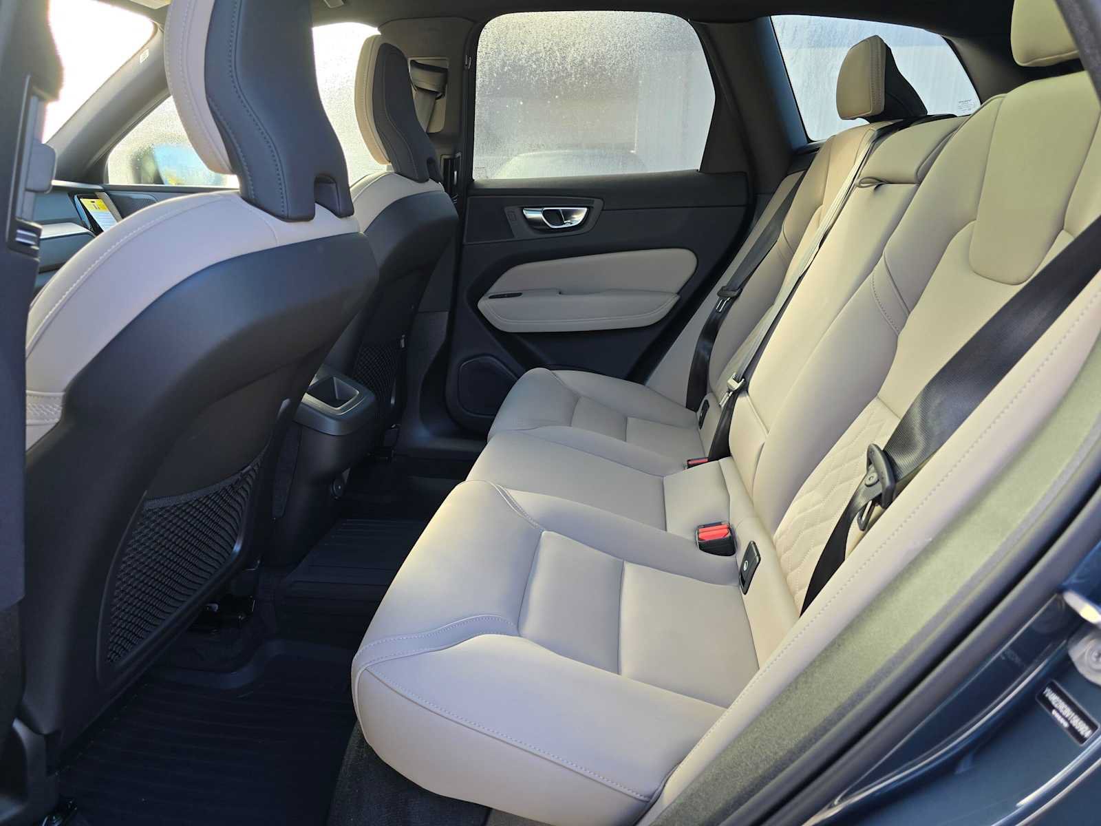 New 2027 Volvo XC60 B5 Plus AWD/4WD image 15