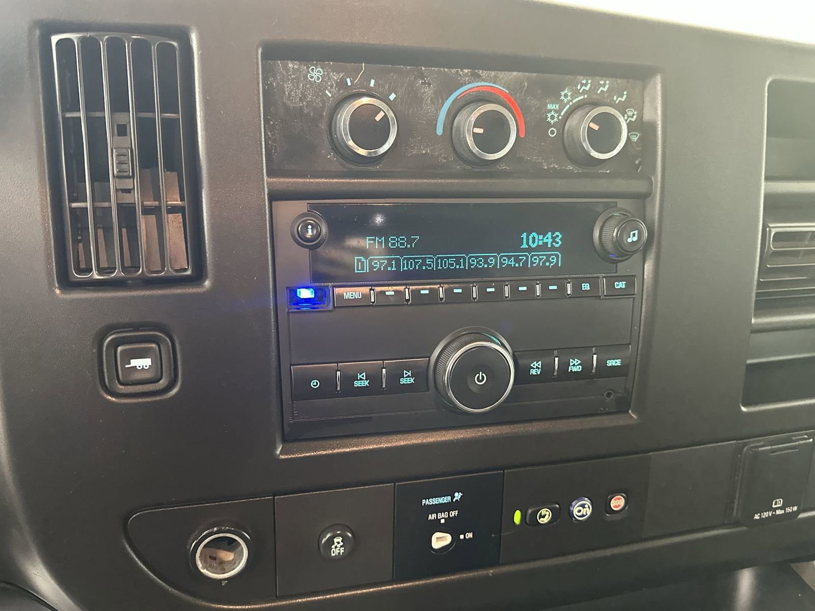 Used 2020 GMC Savana 2500 image 24