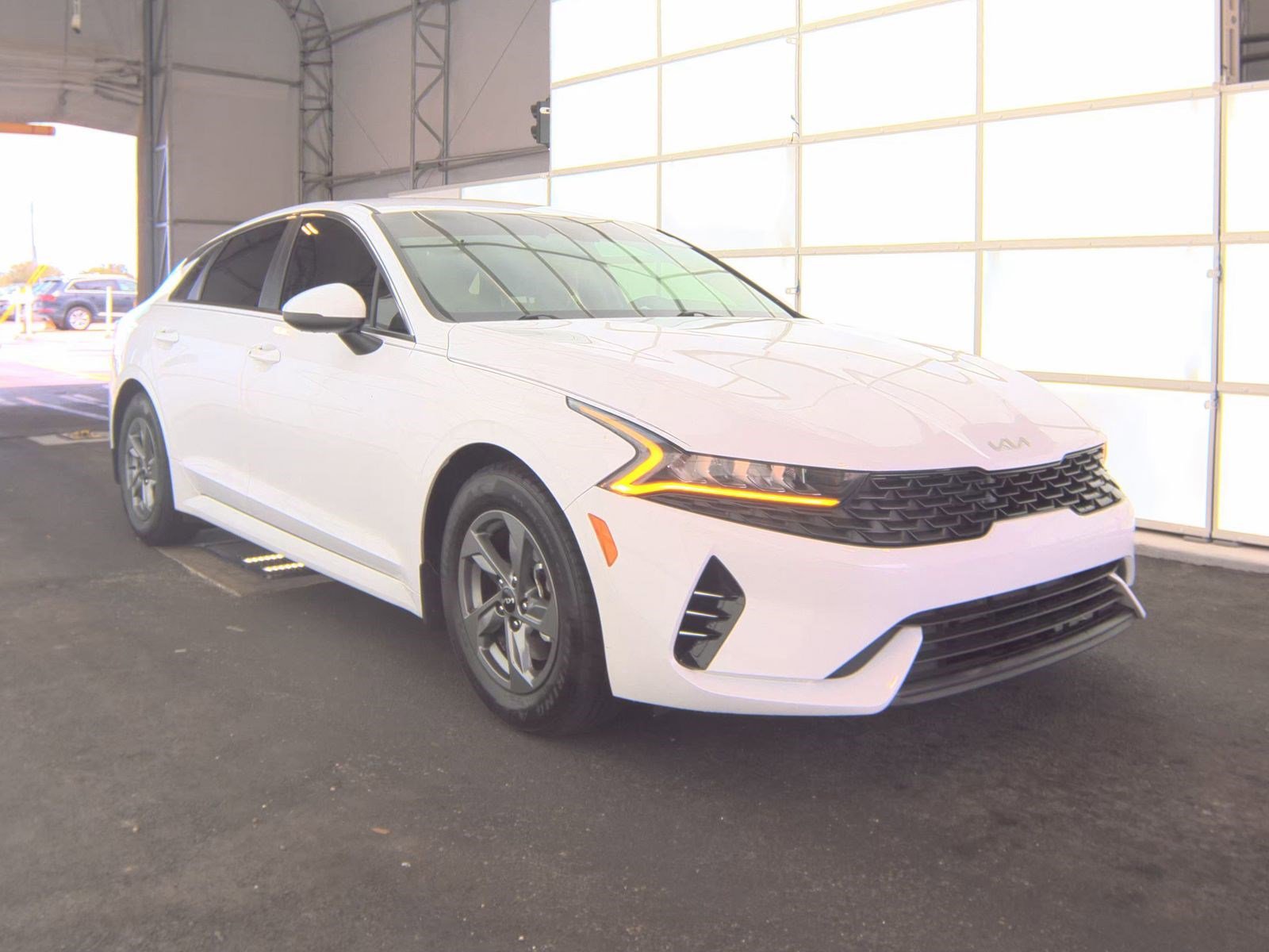 Used 2022 Kia K5 LXS FWD image 2