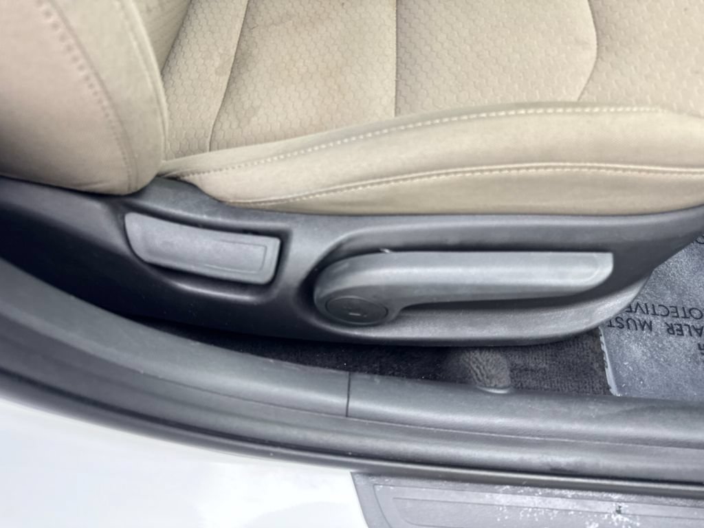 Used 2019 Hyundai Elantra SE FWD image 35