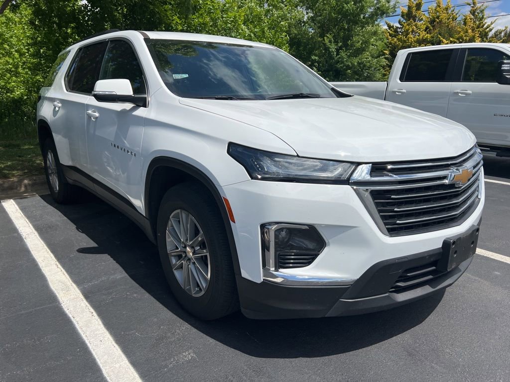 Used 2023 Chevrolet Traverse LT FWD image 3
