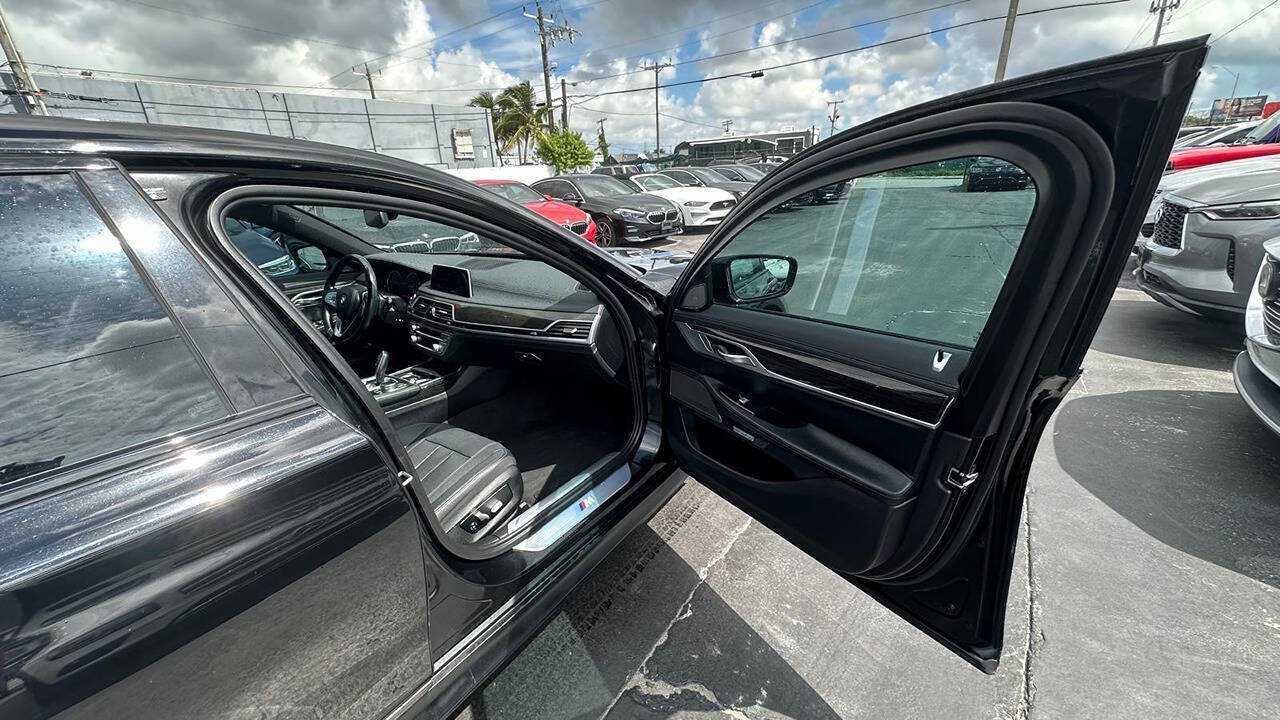 Used 2017 BMW 740e xDrive AWD/4WD image 20