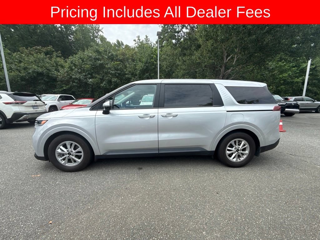 Certified 2022 Kia Carnival LX FWD image 3