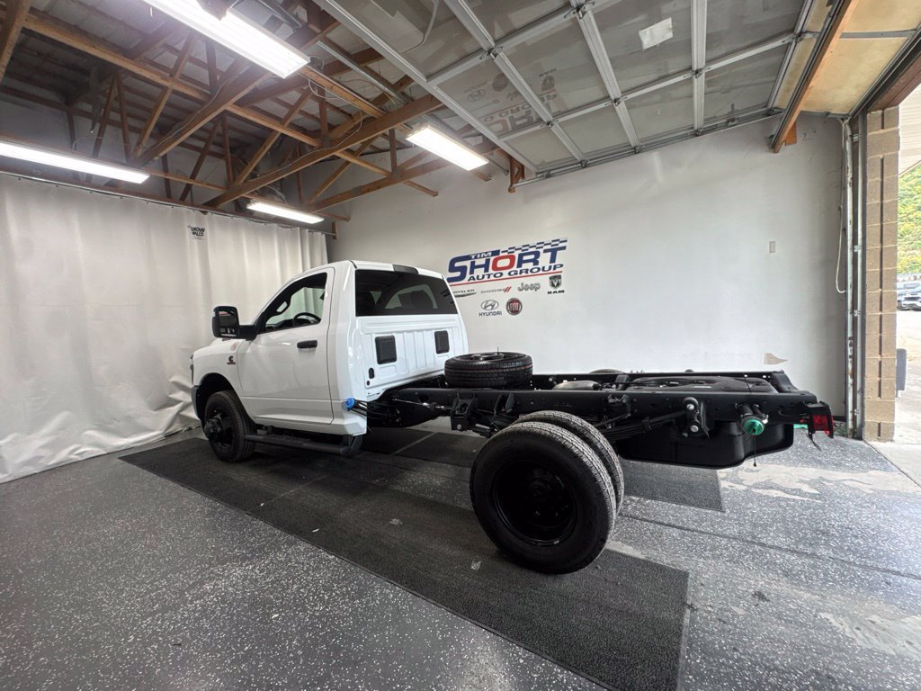 New 2027 RAM 3500 Tradesman AWD/4WD image 13