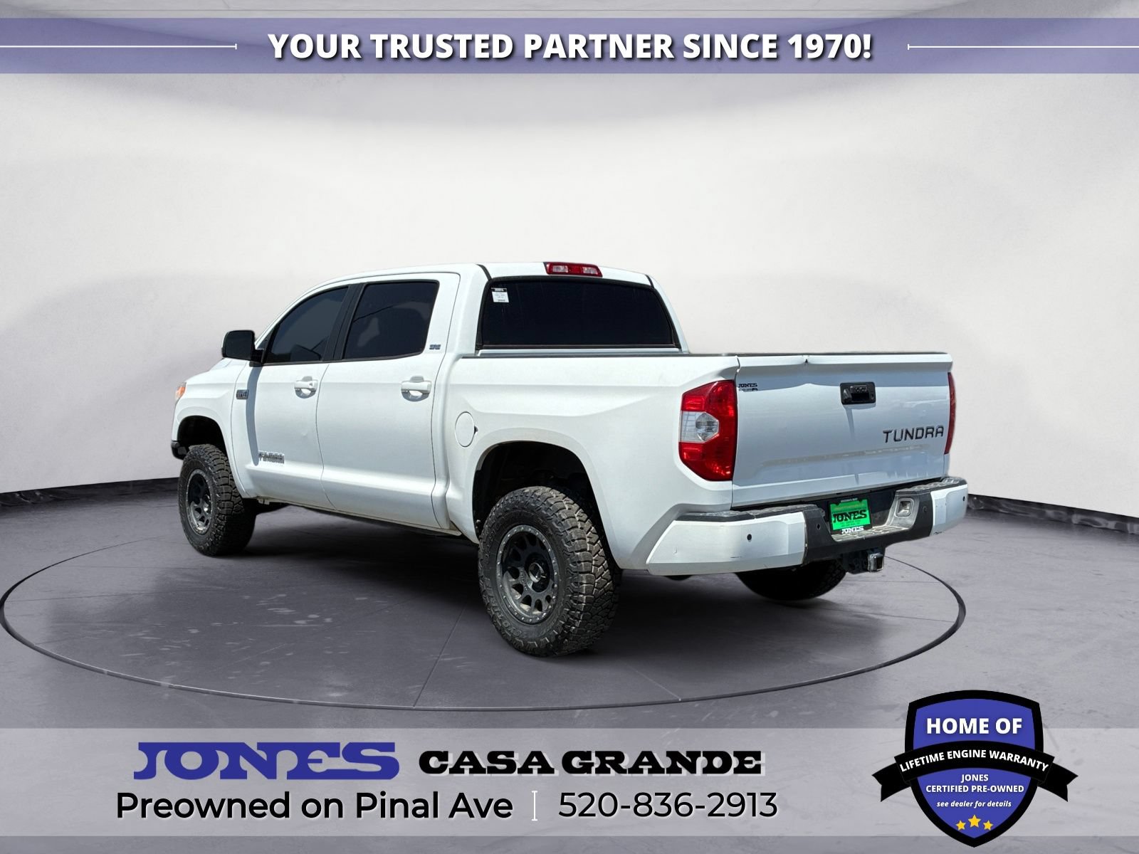 Used 2017 Toyota Tundra SR5 w/ TRD Off Road Package AWD/4WD image 4