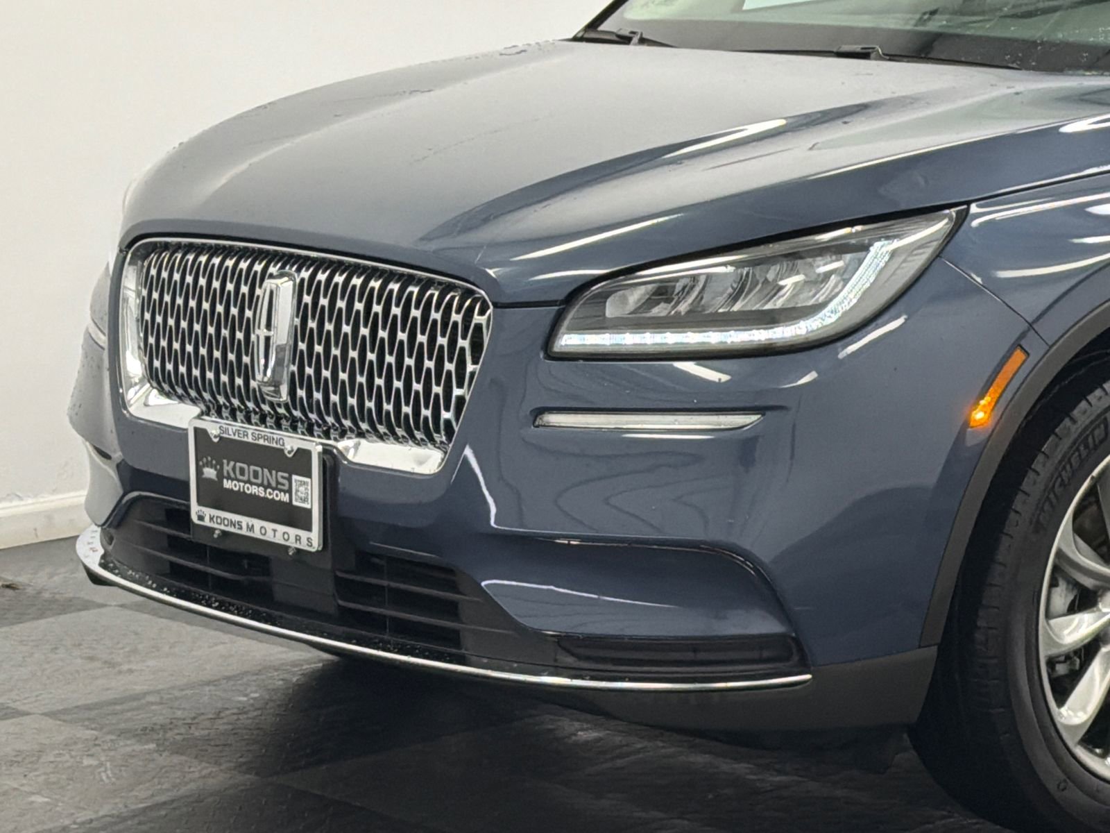 Used 2022 Lincoln Corsair AWD w/ Premium Package image 2