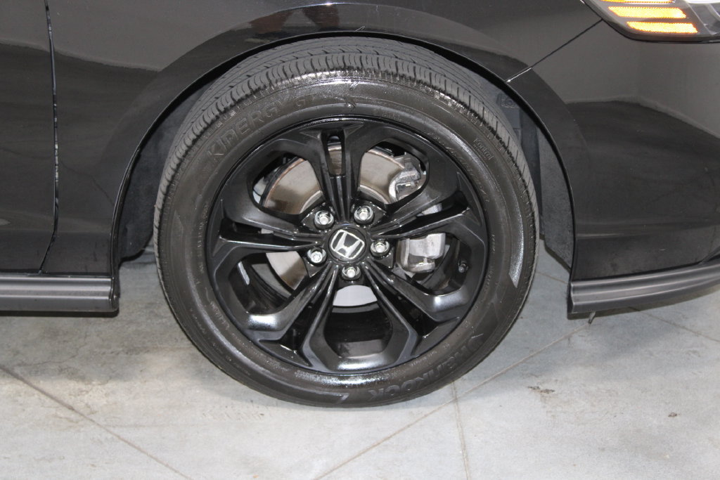 Used 2025 Honda Accord SE image 11