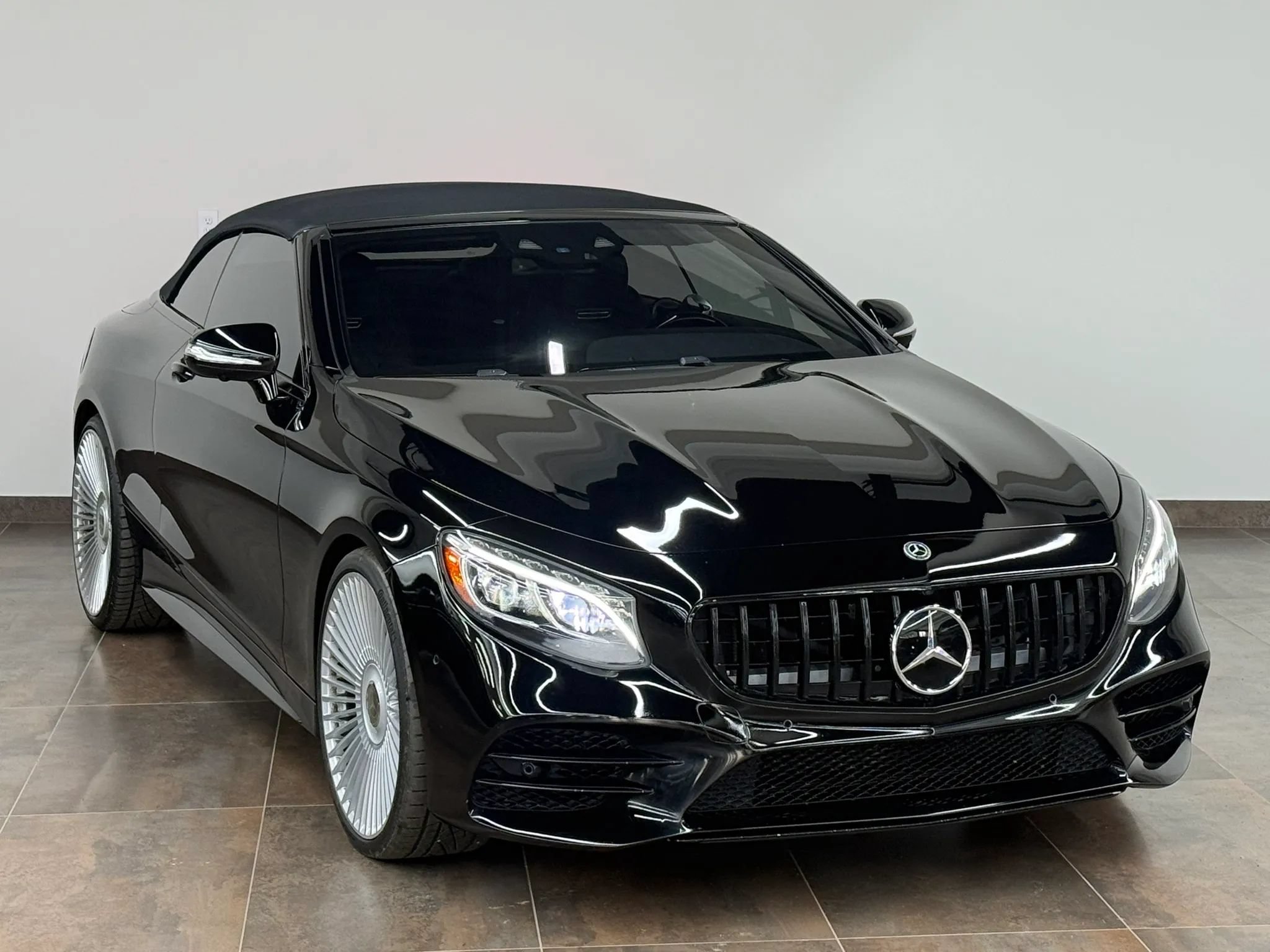 Used 2019 Mercedes-Benz S 560 Cabriolet image 18