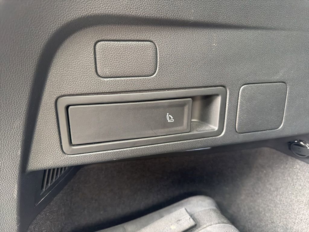 Used 2022 Volkswagen Tiguan SEL R-Line image 46