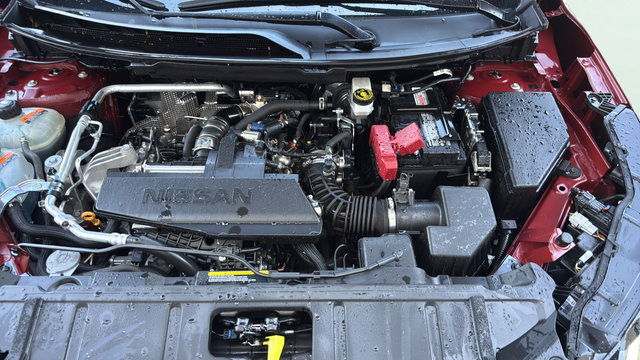 Used 2025 Nissan Rogue S AWD/4WD image 23