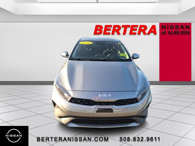 Used 2024 Kia Forte LXS w/ LXS Technology Package FWD image 3