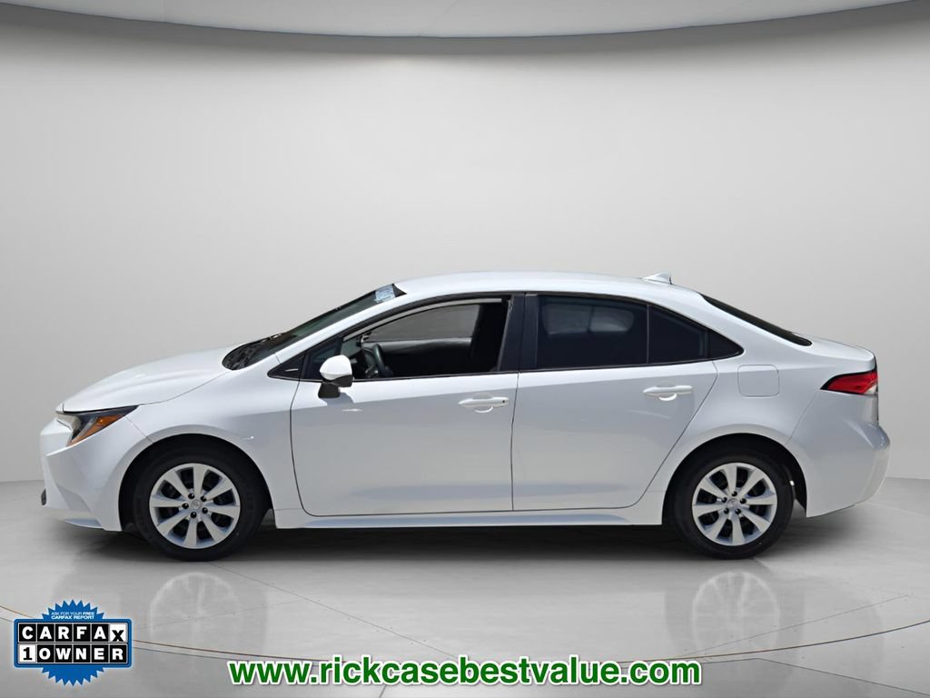 Used 2023 Toyota Corolla LE FWD image 3