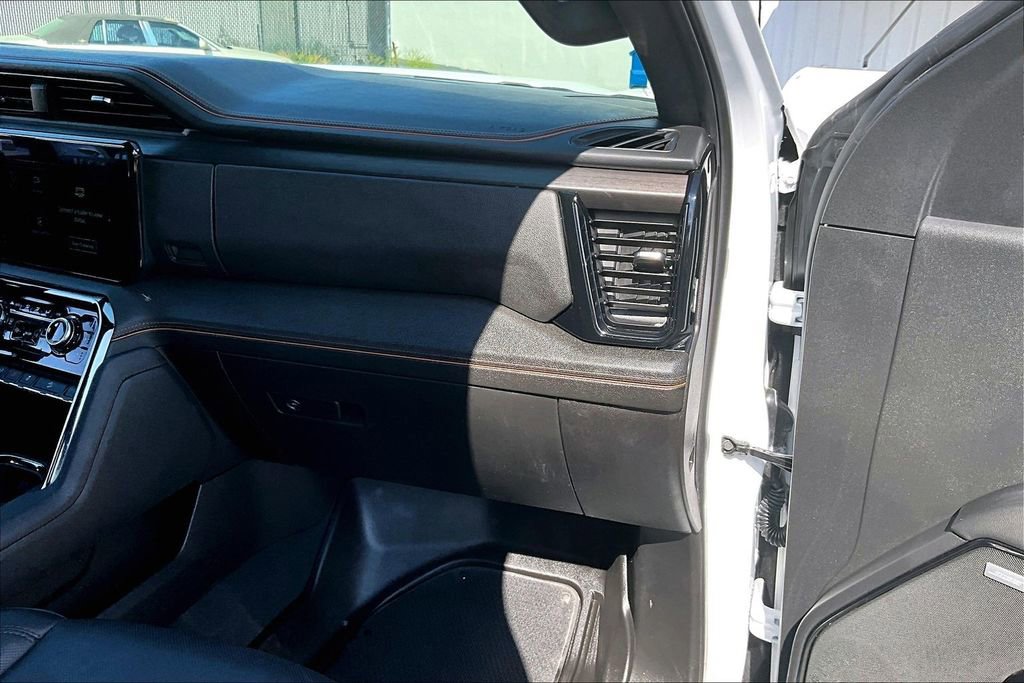 Used 2025 GMC Sierra 1500 AT4 AWD/4WD image 25