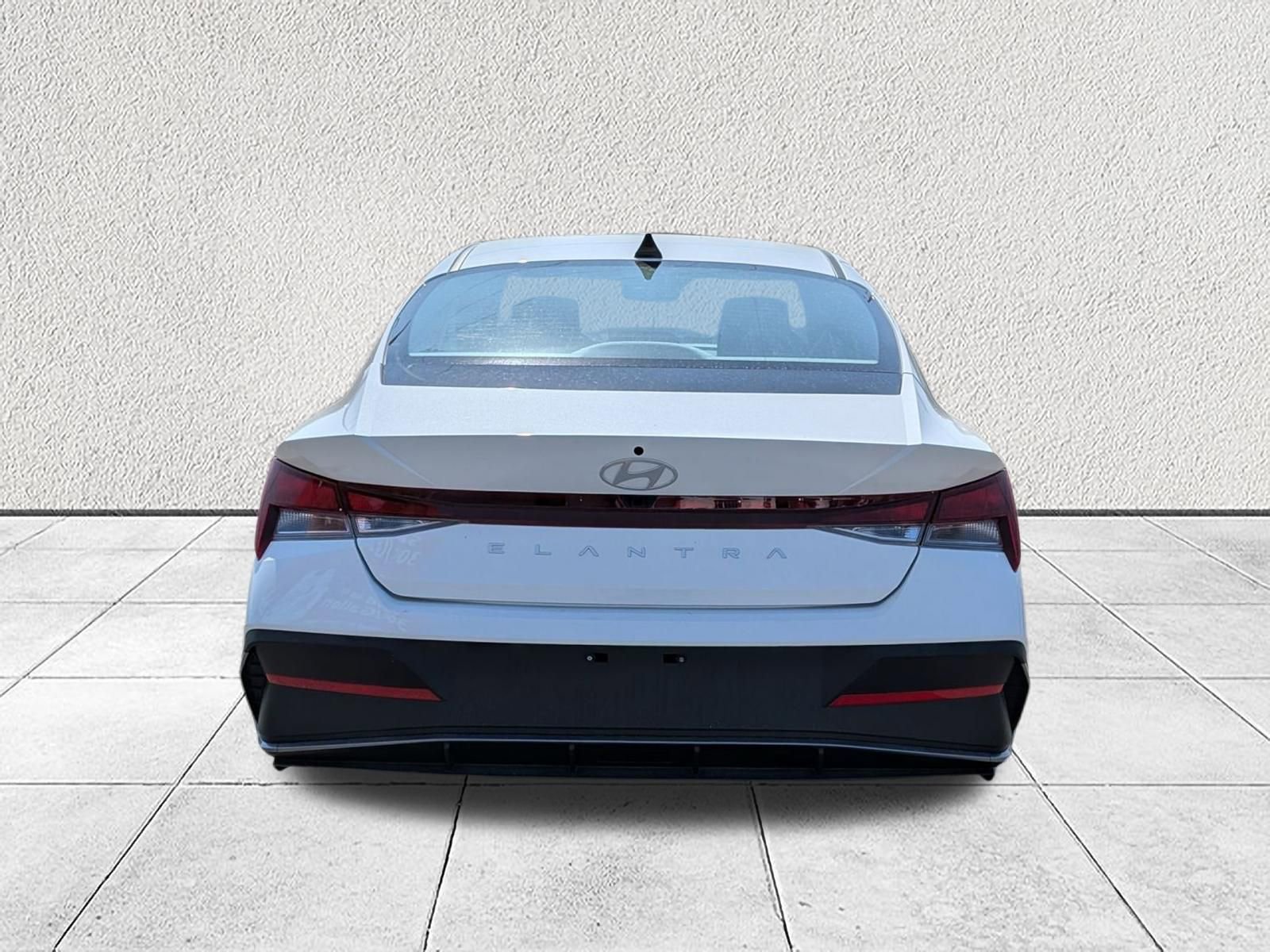 Used 2024 Hyundai Elantra SEL image 4