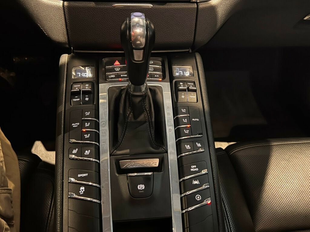 Used 2018 Porsche Macan image 20
