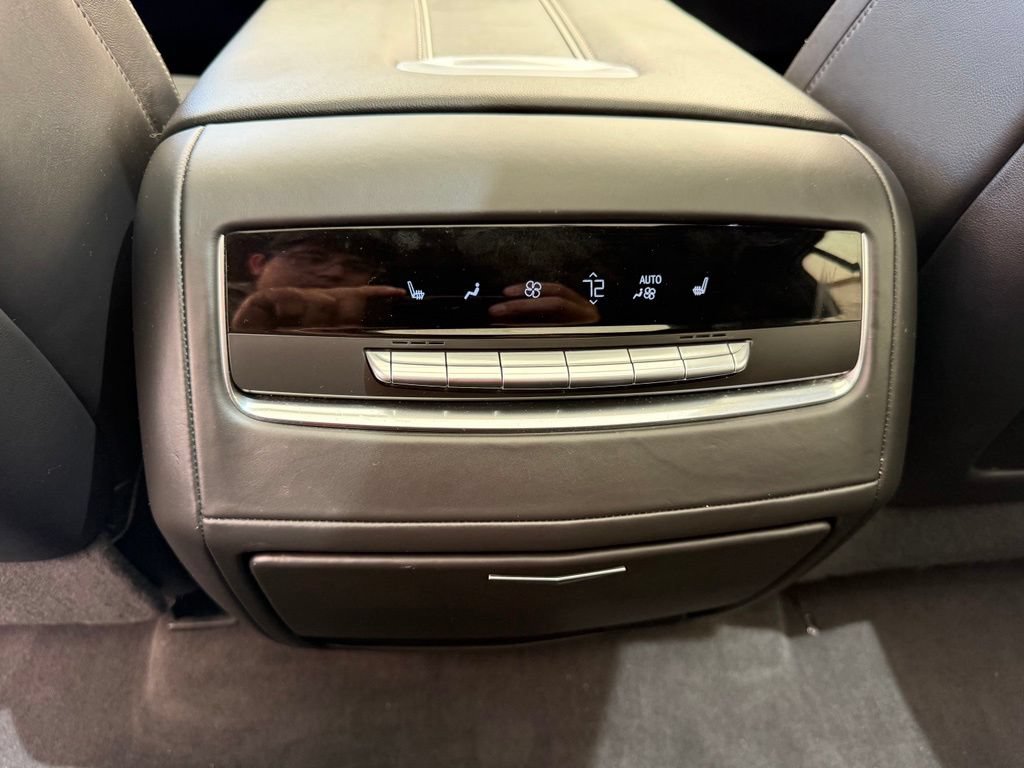 Used 2024 Cadillac Escalade Sport Platinum w/ LPO, ONYX Package AWD/4WD image 25