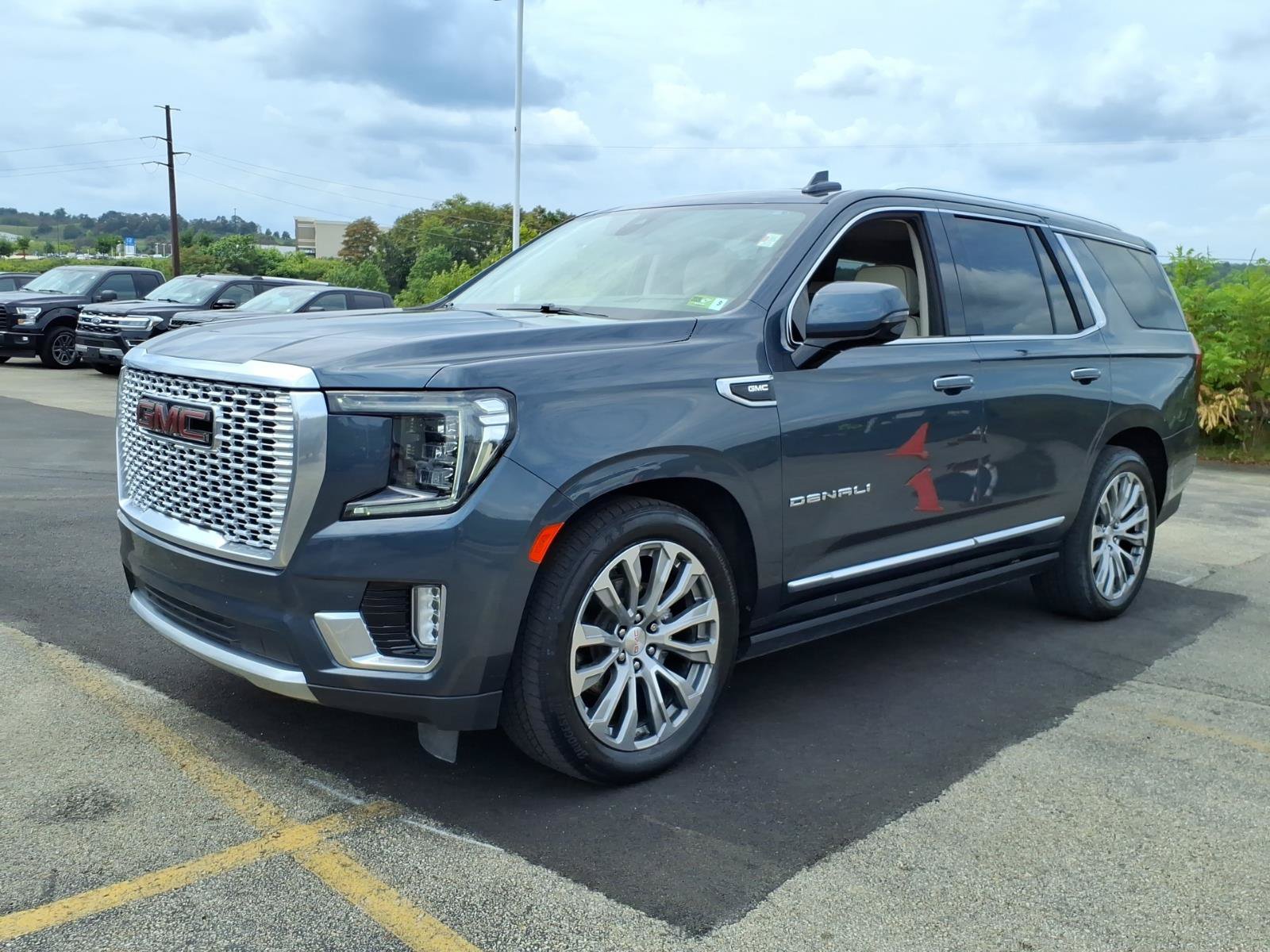 Used 2021 GMC Yukon Denali w/ Denali Ultimate Package AWD/4WD image 2