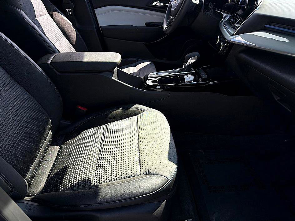 Used 2025 Chevrolet Trax LT image 20