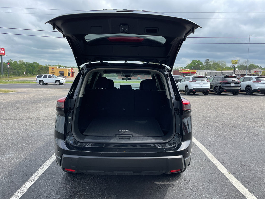 Used 2025 Nissan Rogue S image 15