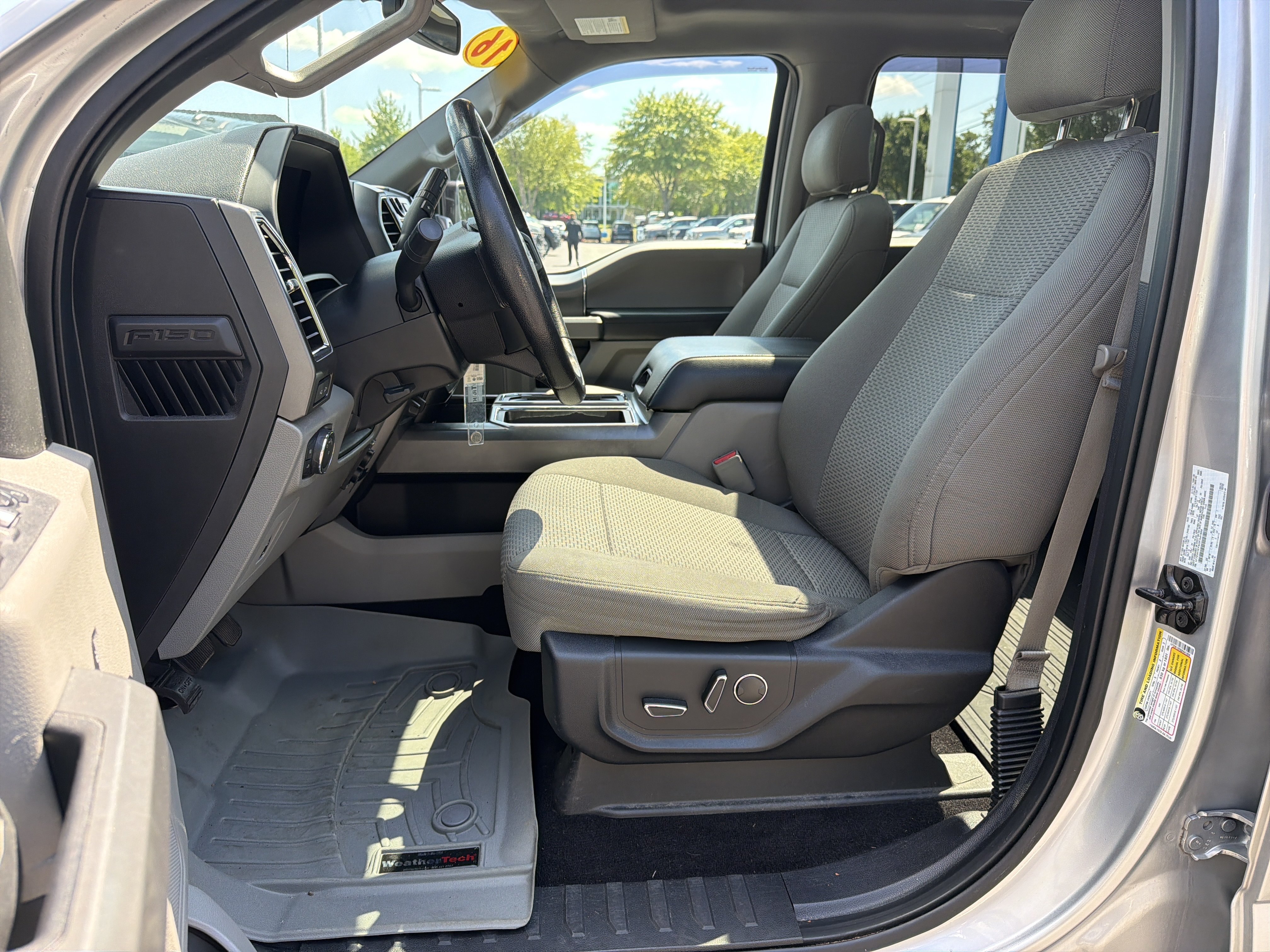 Used 2016 Ford F150 XLT w/ Equipment Group 302A Luxury AWD/4WD image 16