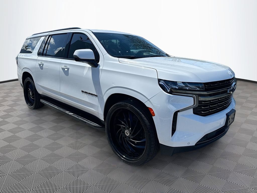 Used 2022 Chevrolet Suburban RST w/ Luxury Package AWD/4WD image 4