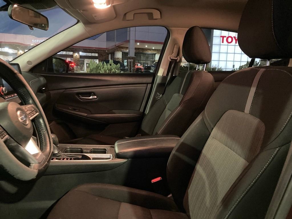 Used 2023 Nissan Sentra SV w/ All-Weather Package FWD image 10