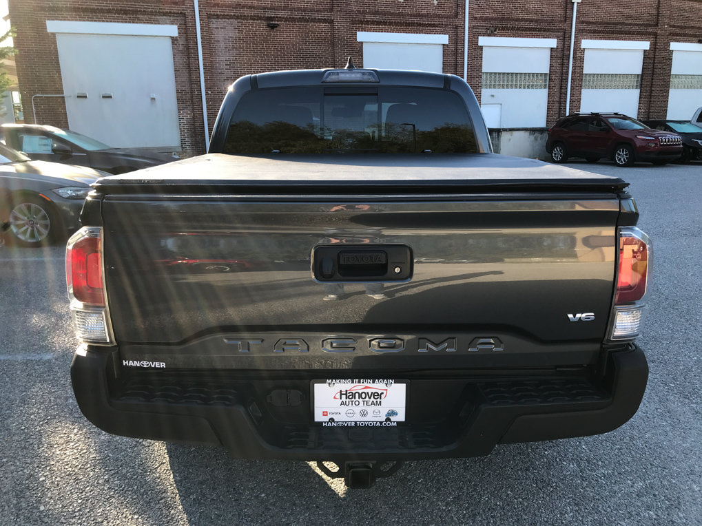 Used 2020 Toyota Tacoma TRD Off-Road AWD/4WD image 9