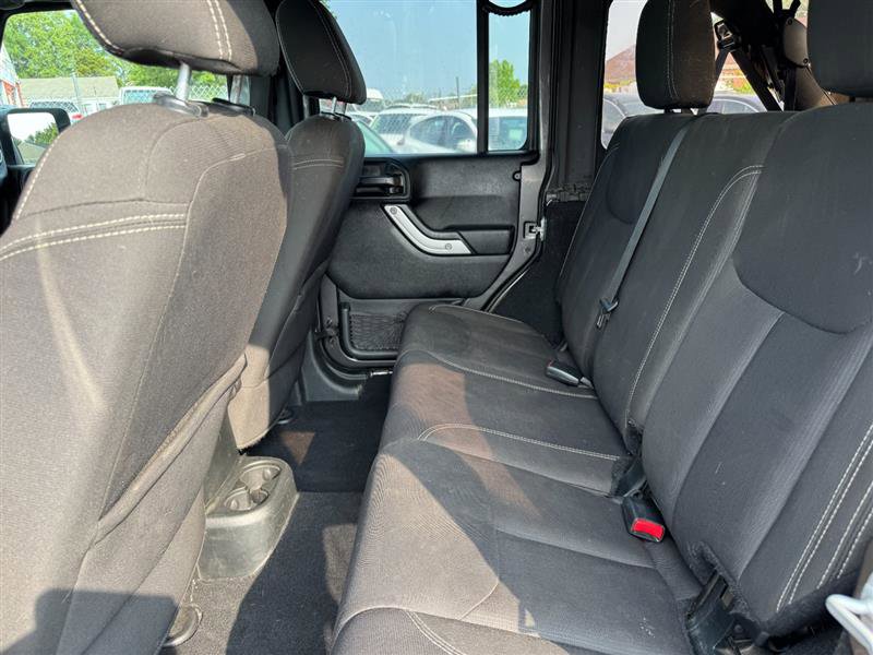 Used 2017 Jeep Wrangler Unlimited Sahara w/ Connectivity Group image 24