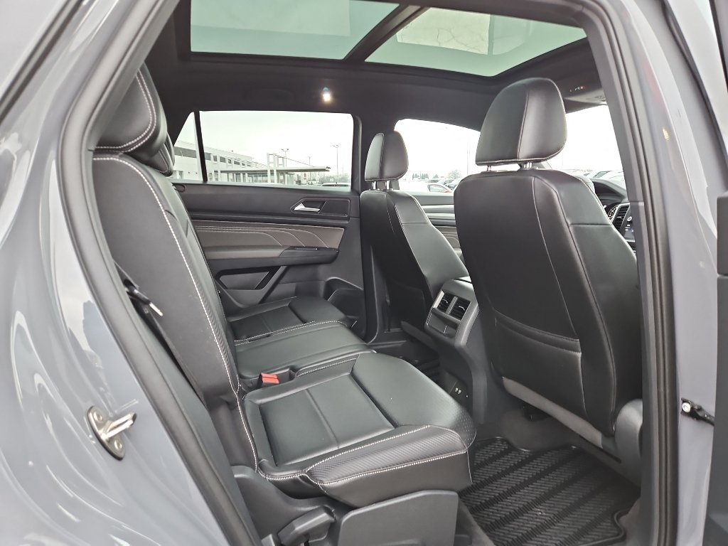 Used 2021 Volkswagen Atlas Cross Sport SE w/ Panoramic Sunroof Package image 19