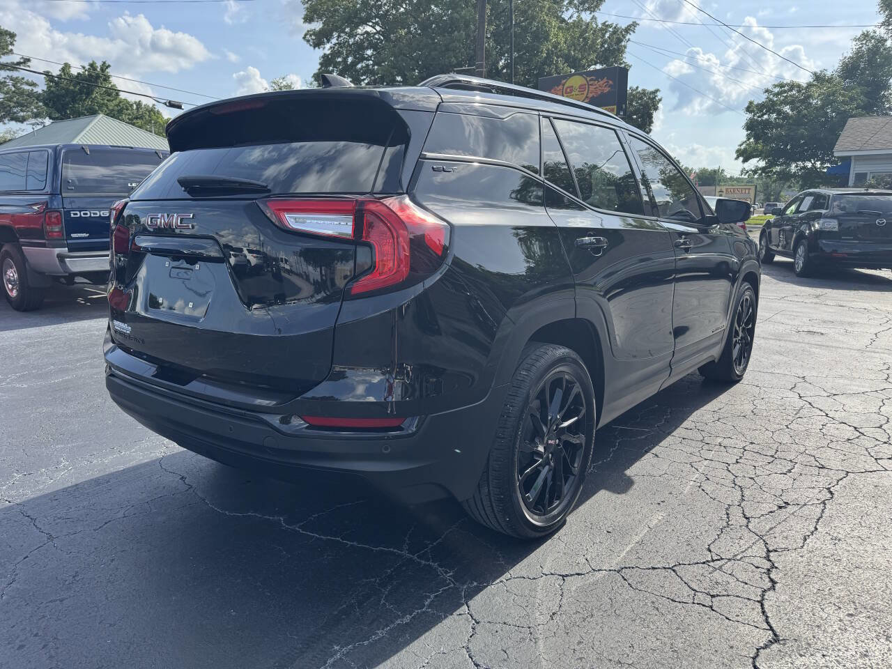 Used 2023 GMC Terrain SLT w/ Tech Package FWD image 6