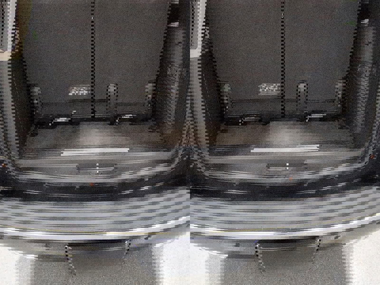 Used 2012 Cadillac Escalade Luxury image 36