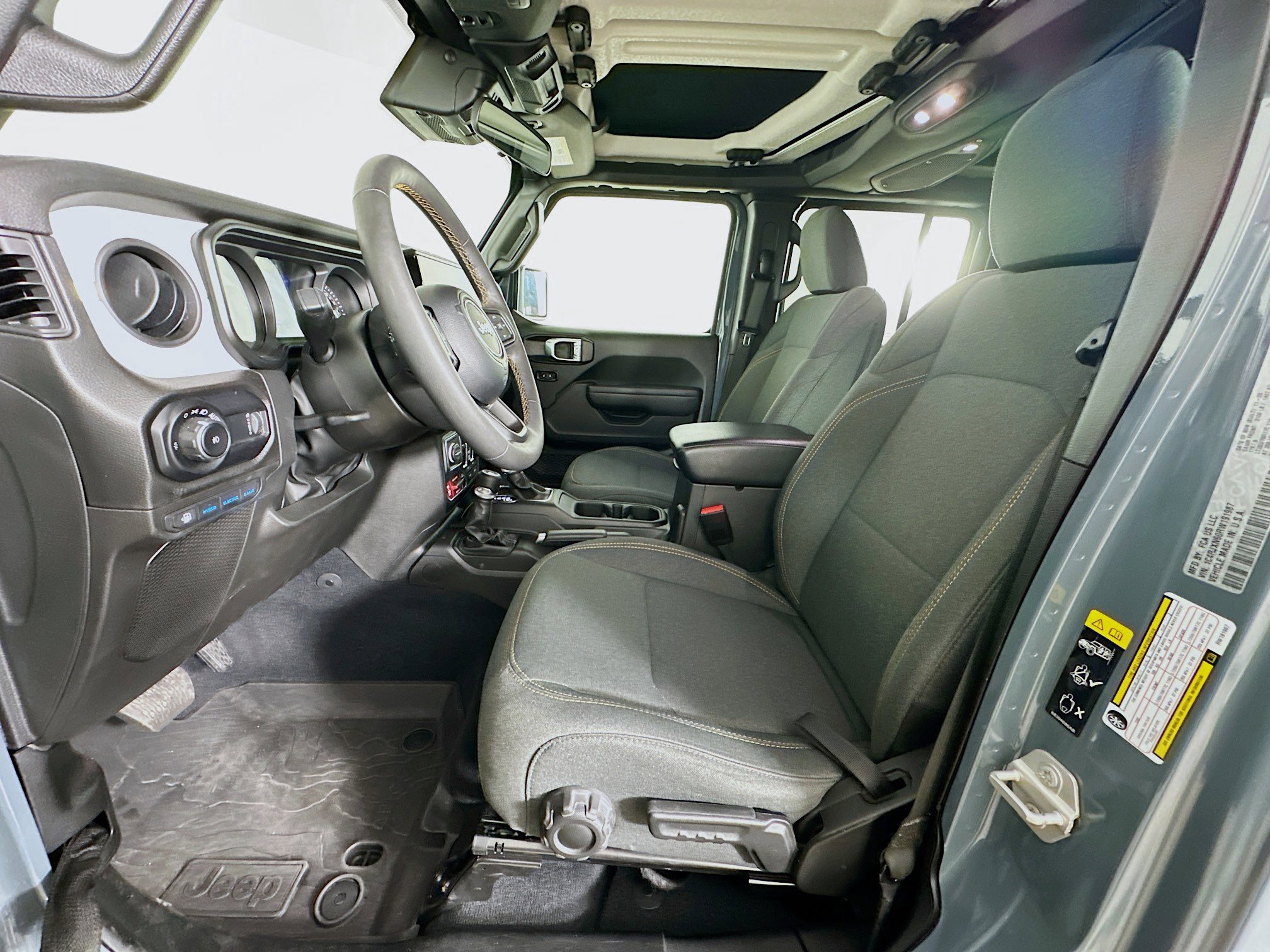 Used 2024 Jeep Wrangler Willys image 13