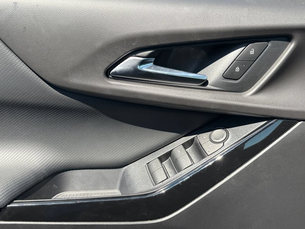 New 2027 Chevrolet Equinox LT w/ Safety and Technology Package AWD/4WD image 11