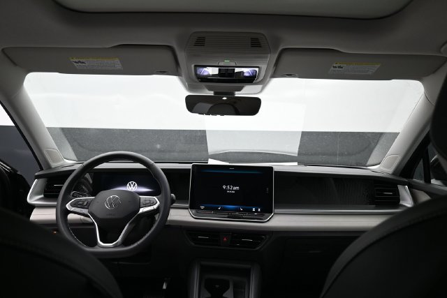 New 2026 Volkswagen Tiguan SE FWD image 10