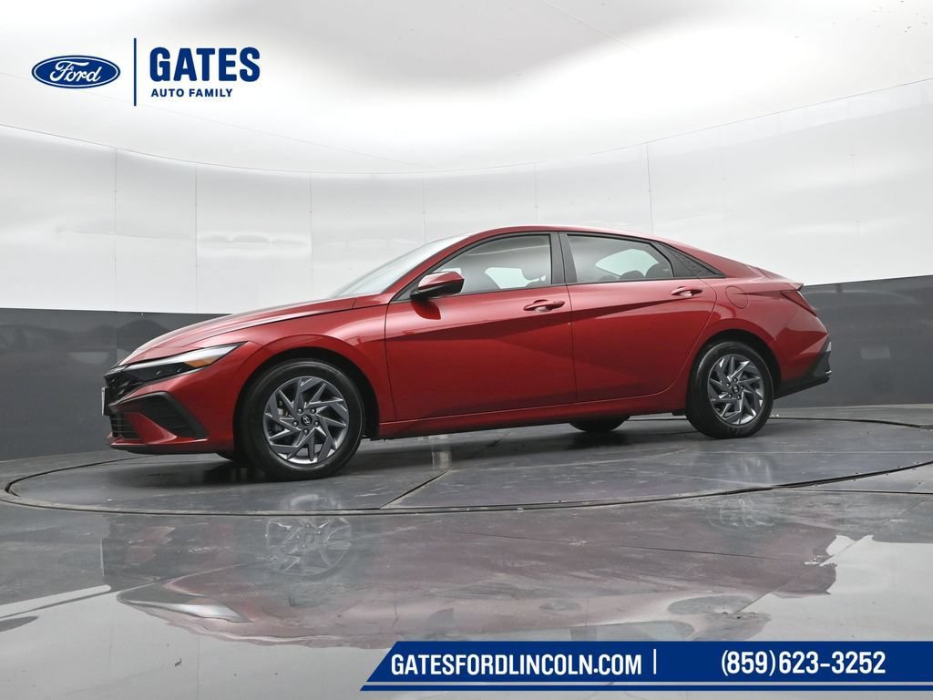 Used 2024 Hyundai Elantra SEL FWD image 43