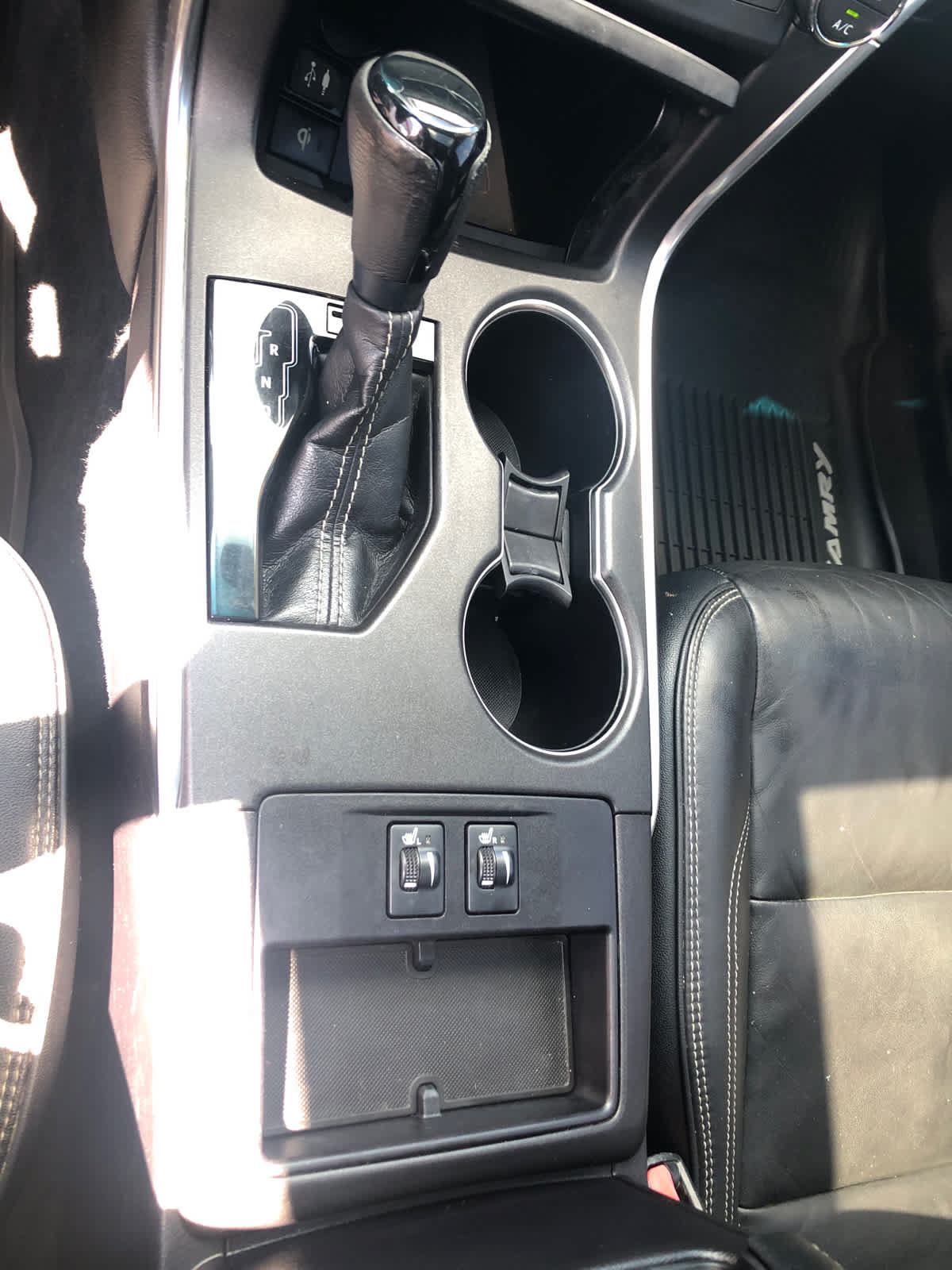 Used 2017 Toyota Camry XLE FWD image 19