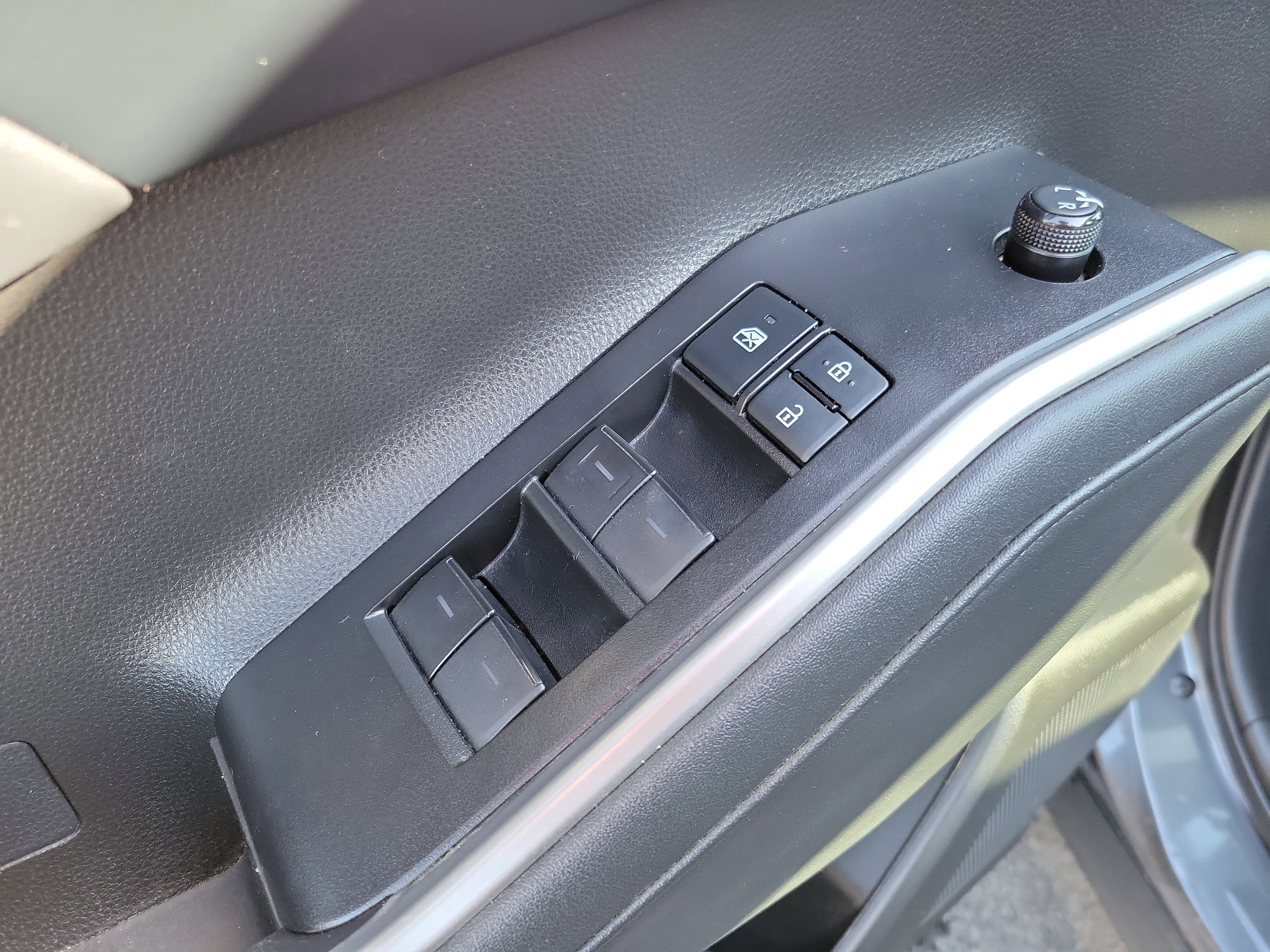 Used 2021 Toyota Highlander XLE image 20