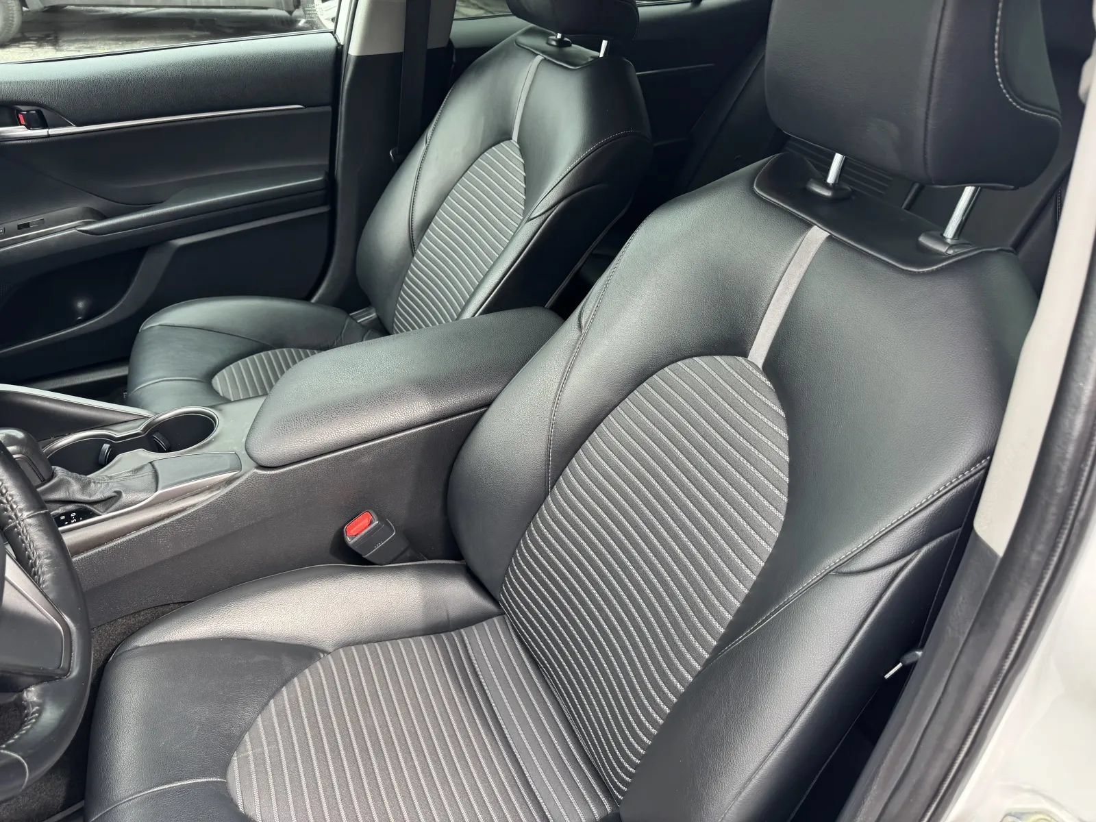 Used 2021 Toyota Camry SE FWD image 20