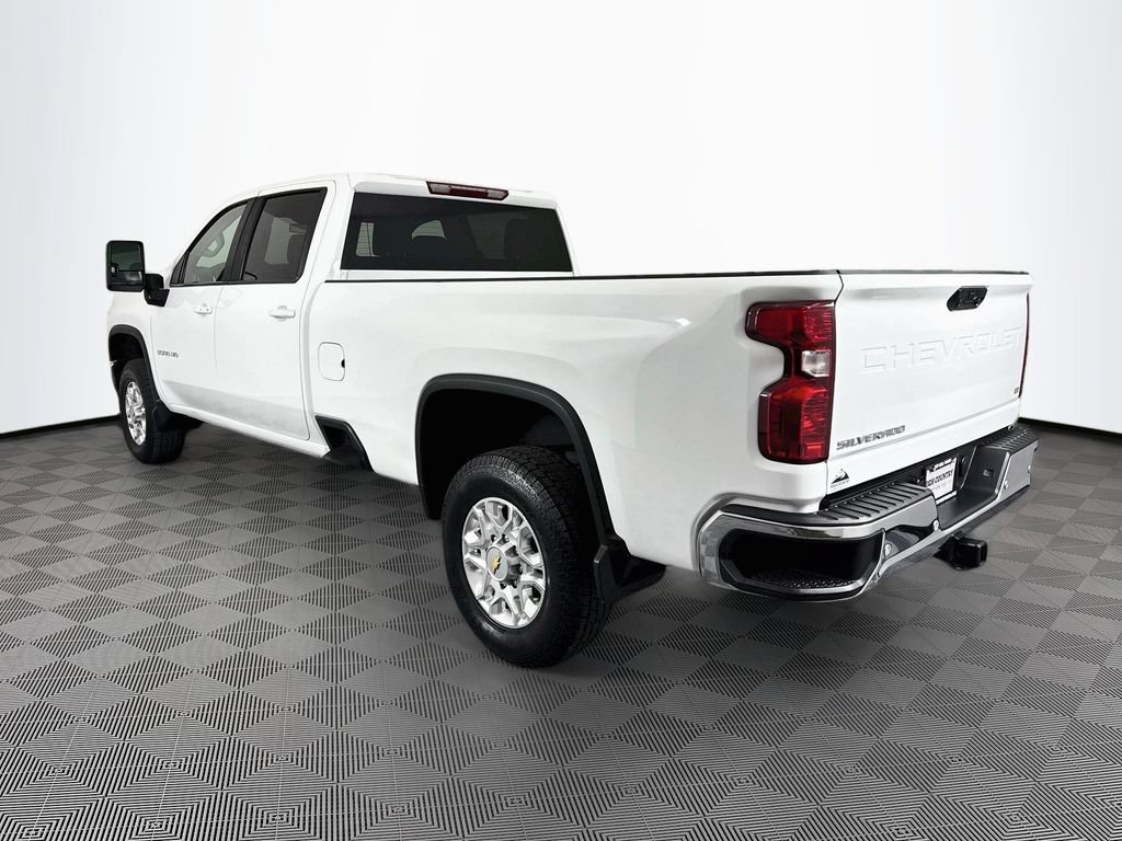Used 2023 Chevrolet Silverado 3500 LT w/ Convenience Package AWD/4WD image 5