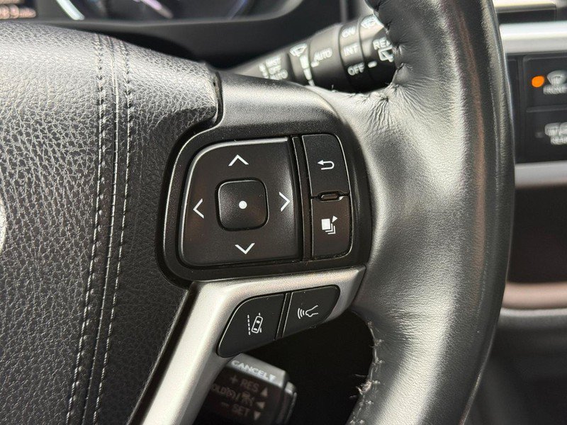 Used 2019 Toyota Highlander Limited Platinum AWD/4WD image 22