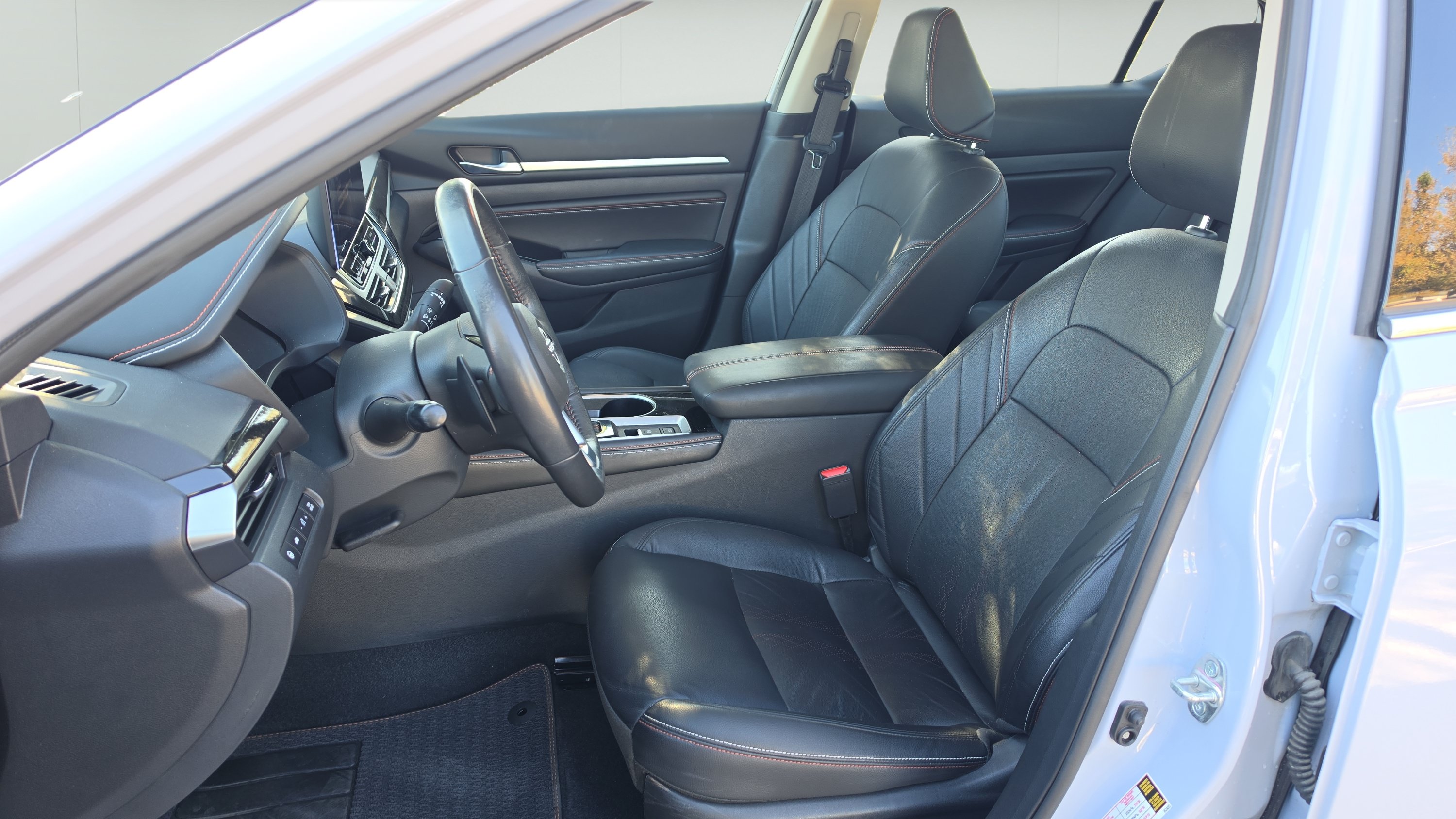 Used 2023 Nissan Altima 2.0 SR FWD image 9