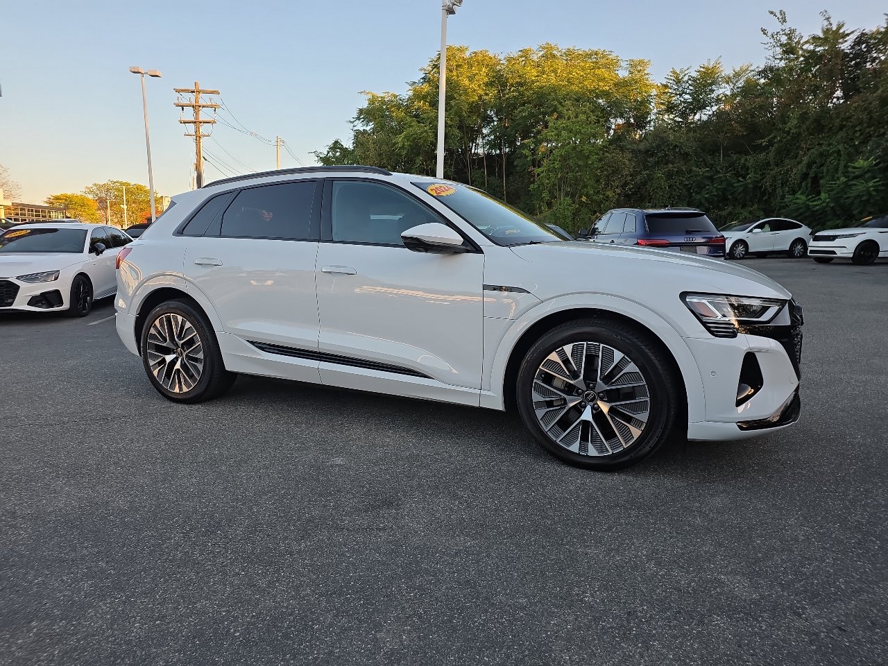 Used 2024 Audi Q8 e-tron Premium Plus w/ Premium Plus Package image 20