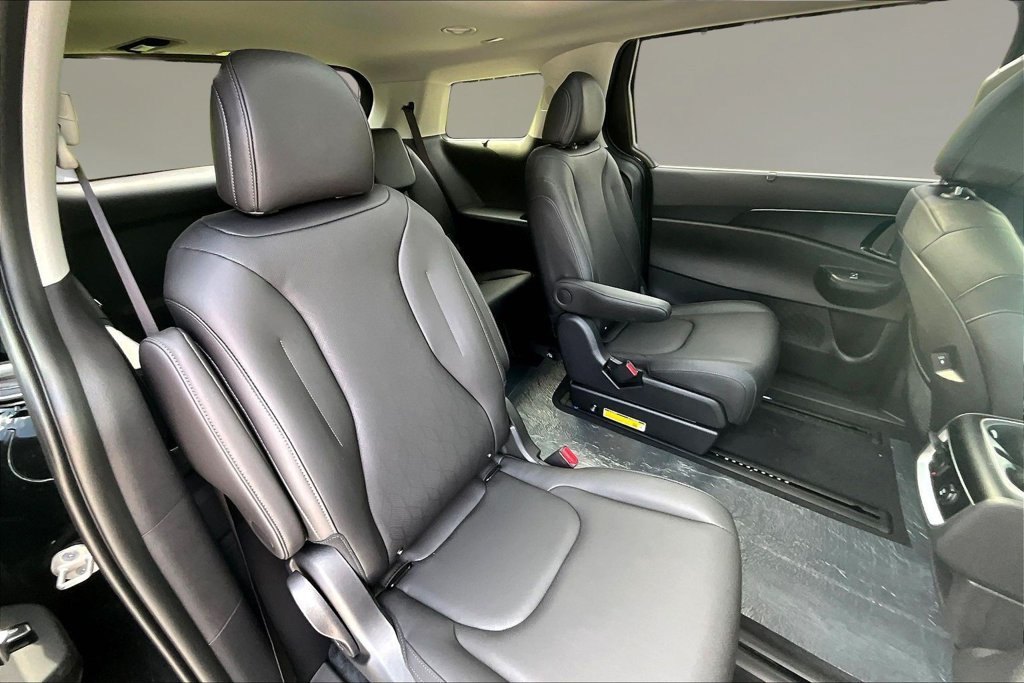 New 2027 Kia Carnival SX FWD image 10