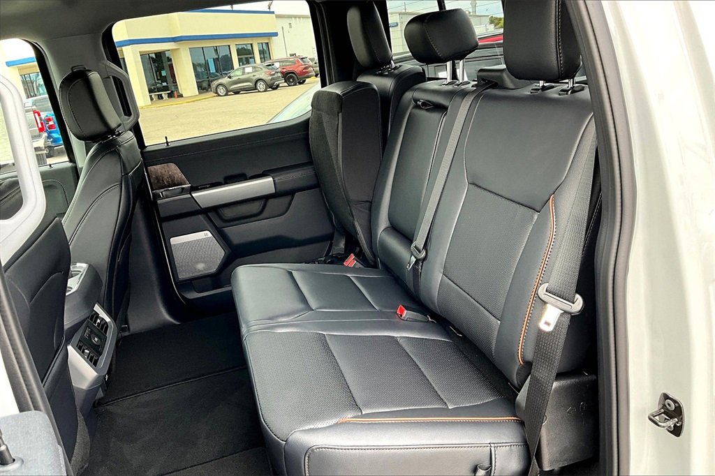 New 2026 Ford F250 Lariat w/ Black Appearance Package image 8