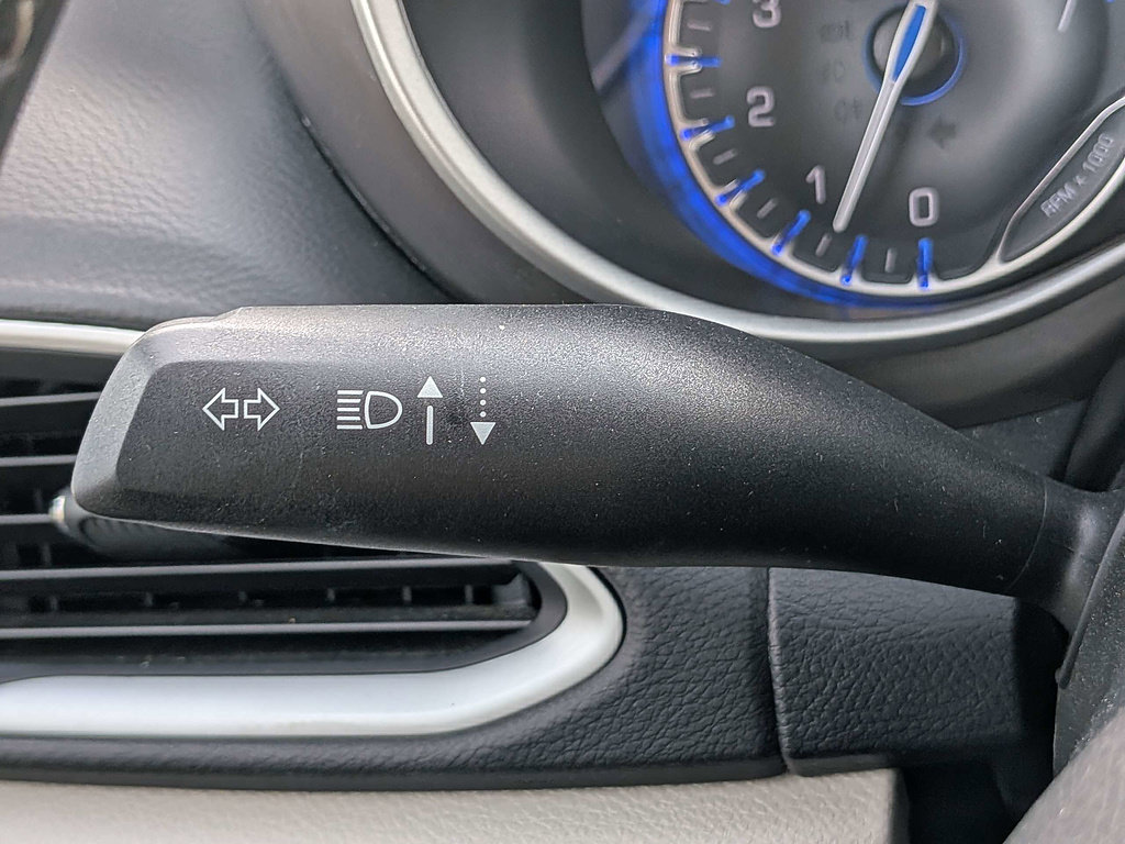 Used 2024 Chrysler Pacifica Touring-L FWD image 26