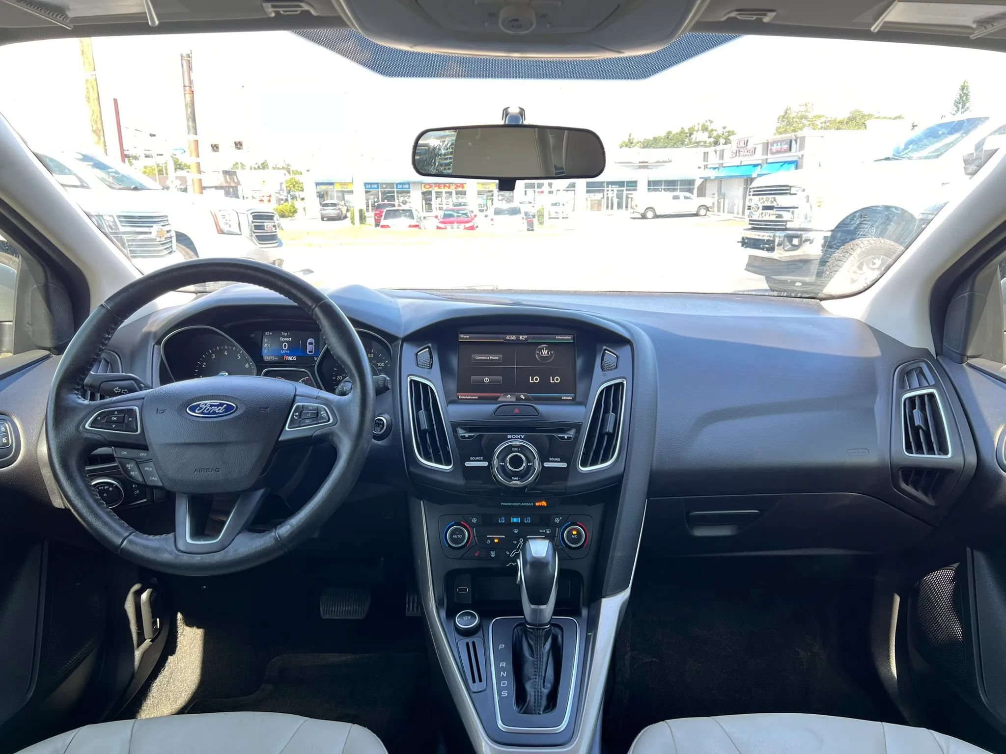 Used 2015 Ford Focus Titanium FWD image 12