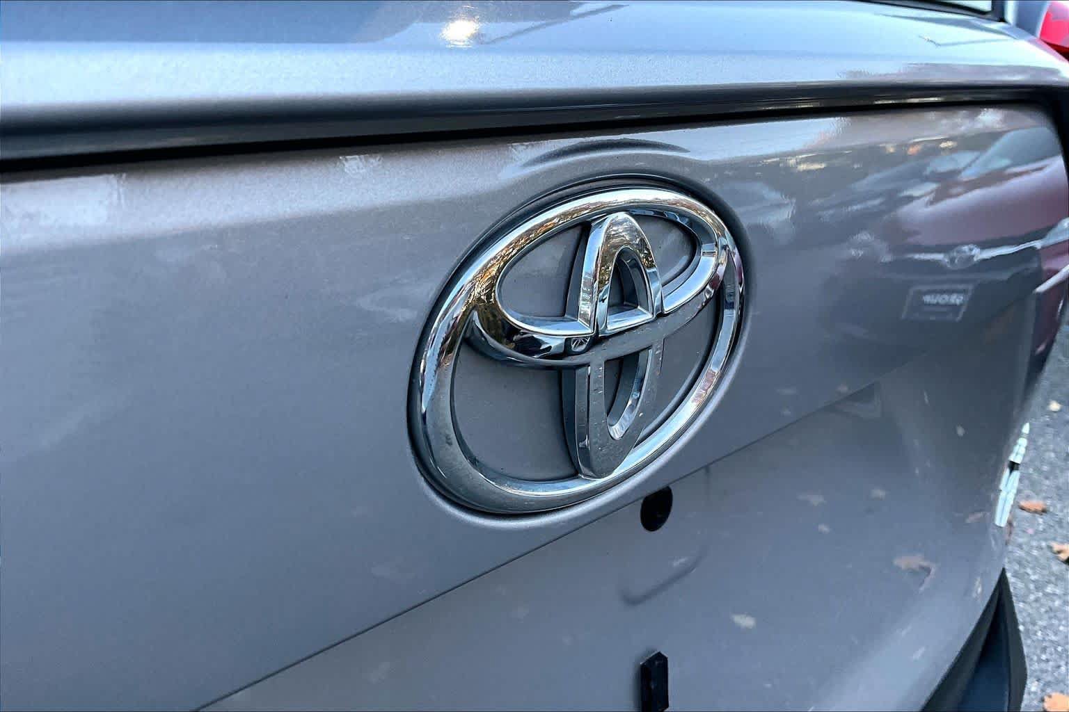 Certified 2019 Toyota RAV4 XLE w/ Convenience Package AWD/4WD image 30